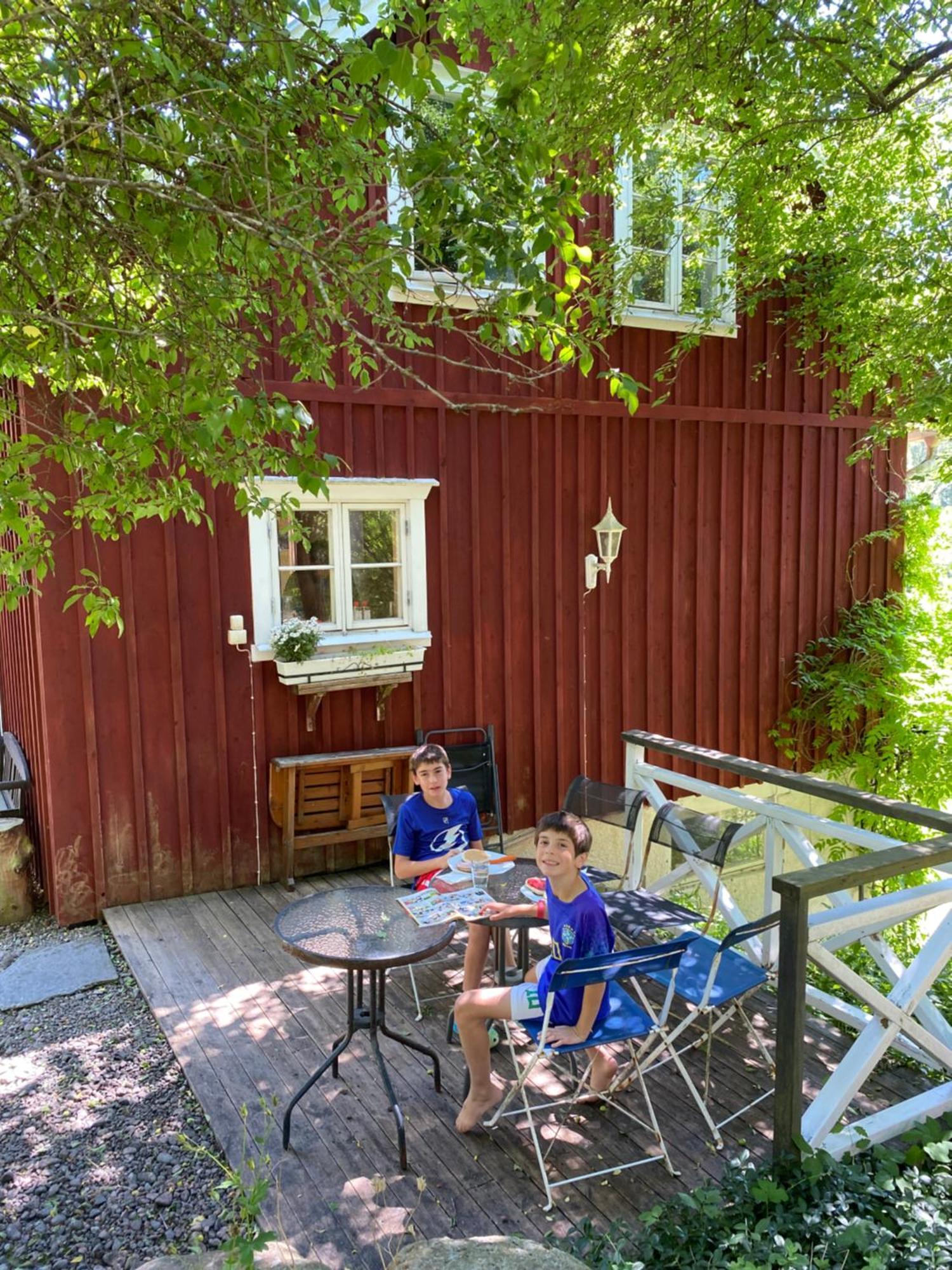Finas Torpgard B&K Acomodação com café da manhã Gällinge Exterior foto